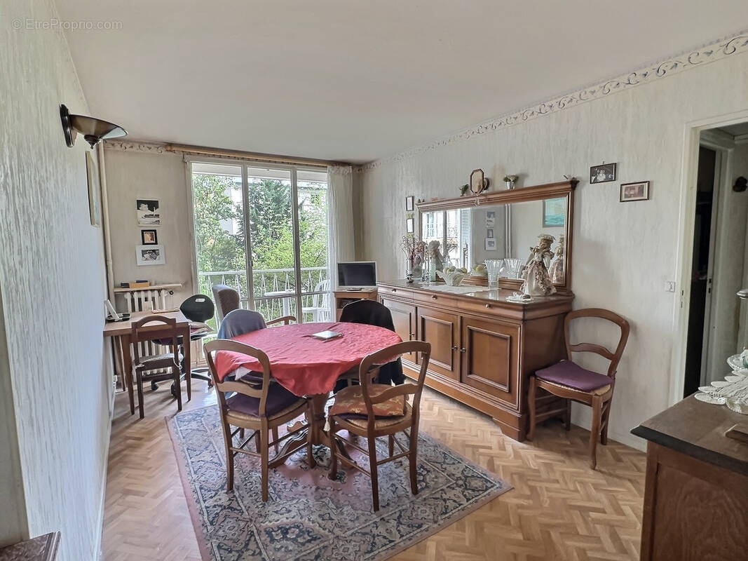 Appartement à IVRY-SUR-SEINE