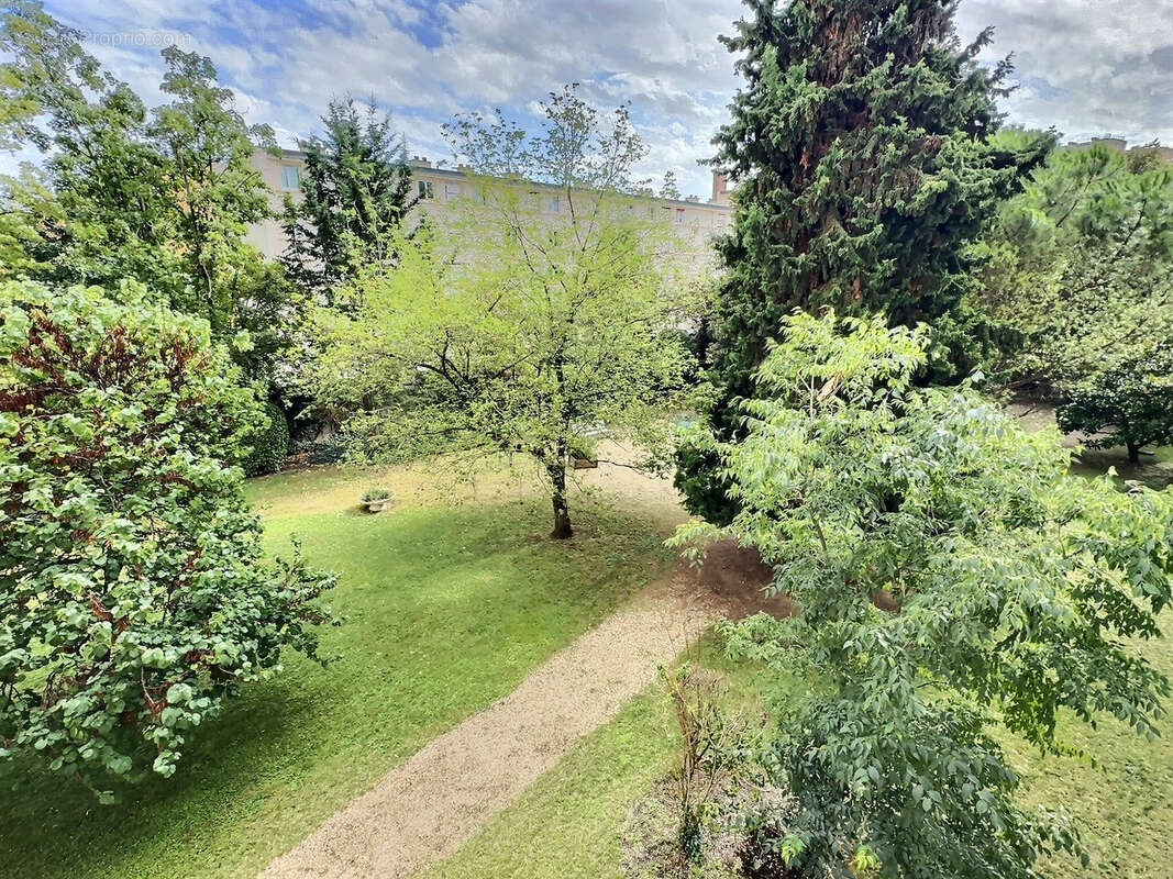 Appartement à IVRY-SUR-SEINE