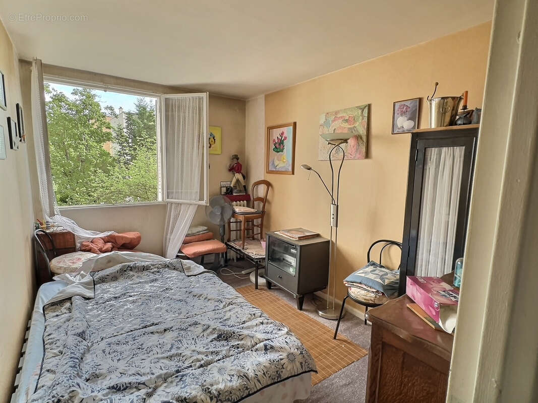 Appartement à IVRY-SUR-SEINE