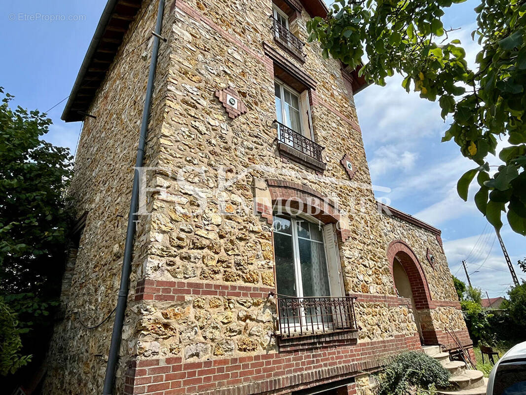 Maison à SAINT-LEU-LA-FORET