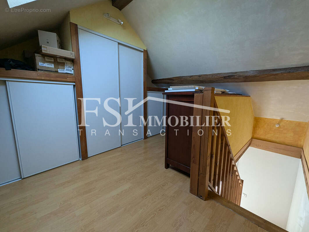 Maison à MERY-SUR-OISE