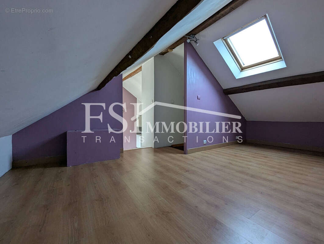 Maison à MERY-SUR-OISE