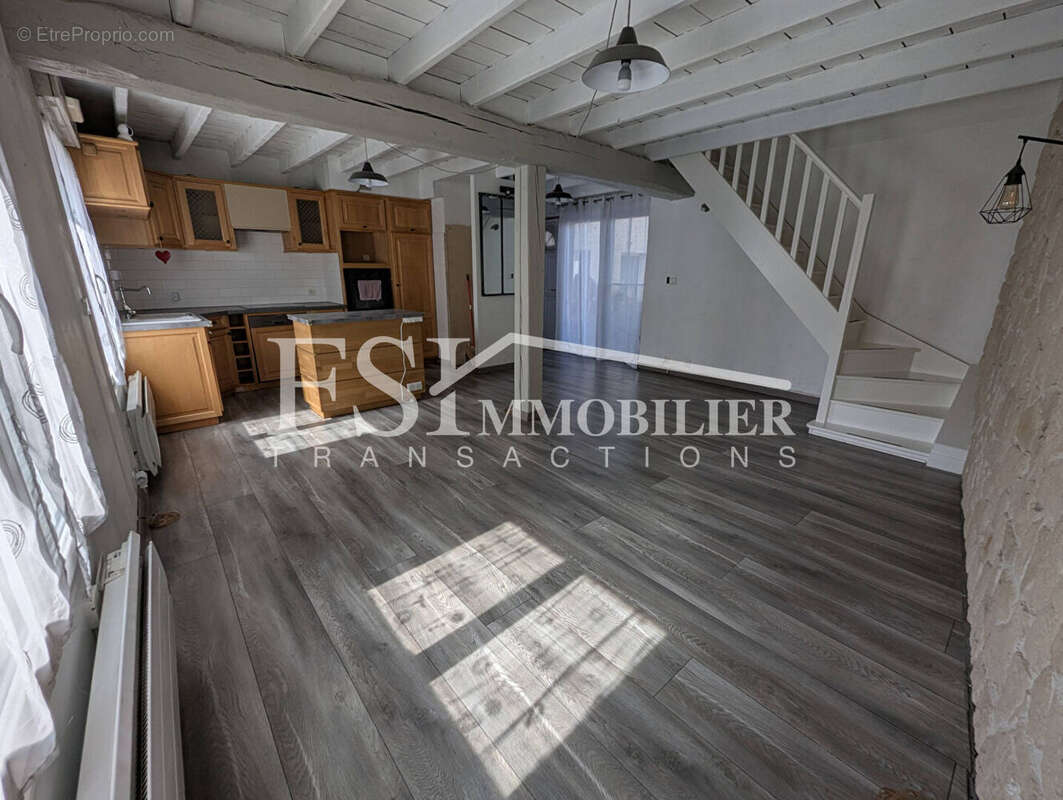 Maison à MERY-SUR-OISE