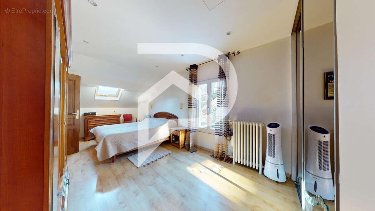 Maison à MAREIL-MARLY