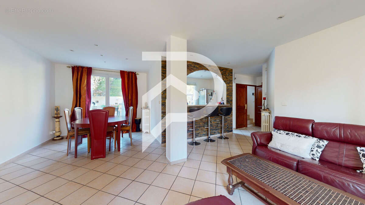 Maison à MAREIL-MARLY