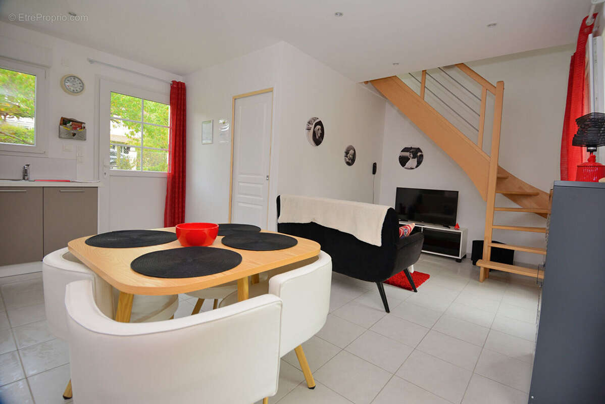 Maison à MILLY-LA-FORET