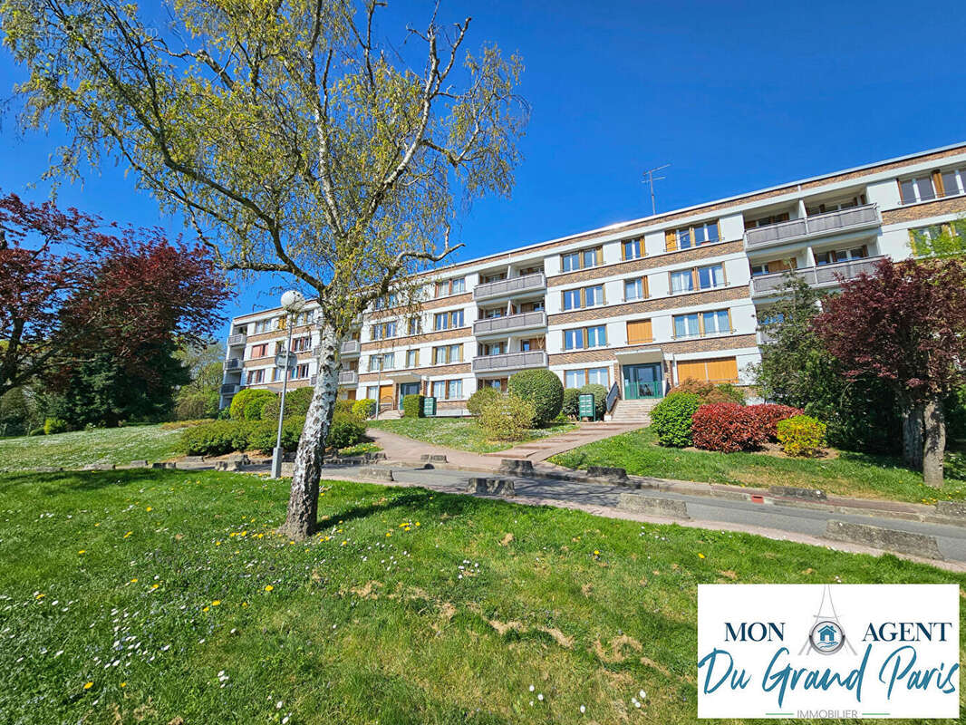 Appartement à BIEVRES