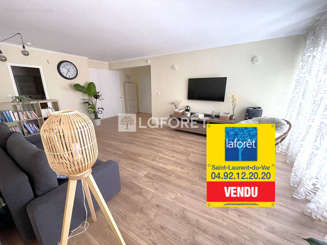 Appartement à SAINT-LAURENT-DU-VAR