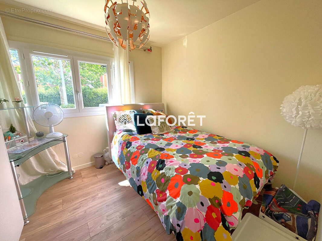 Appartement à SAINT-LAURENT-DU-VAR