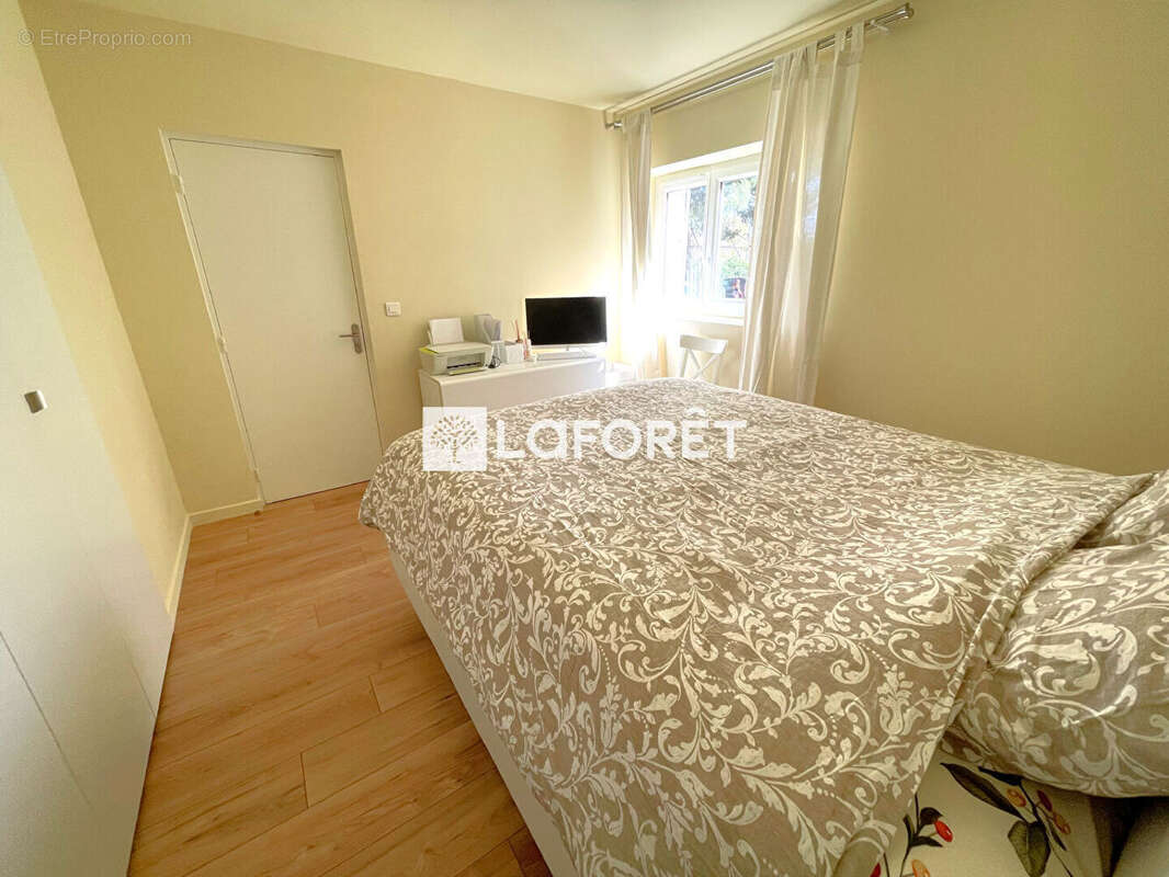 Appartement à SAINT-LAURENT-DU-VAR