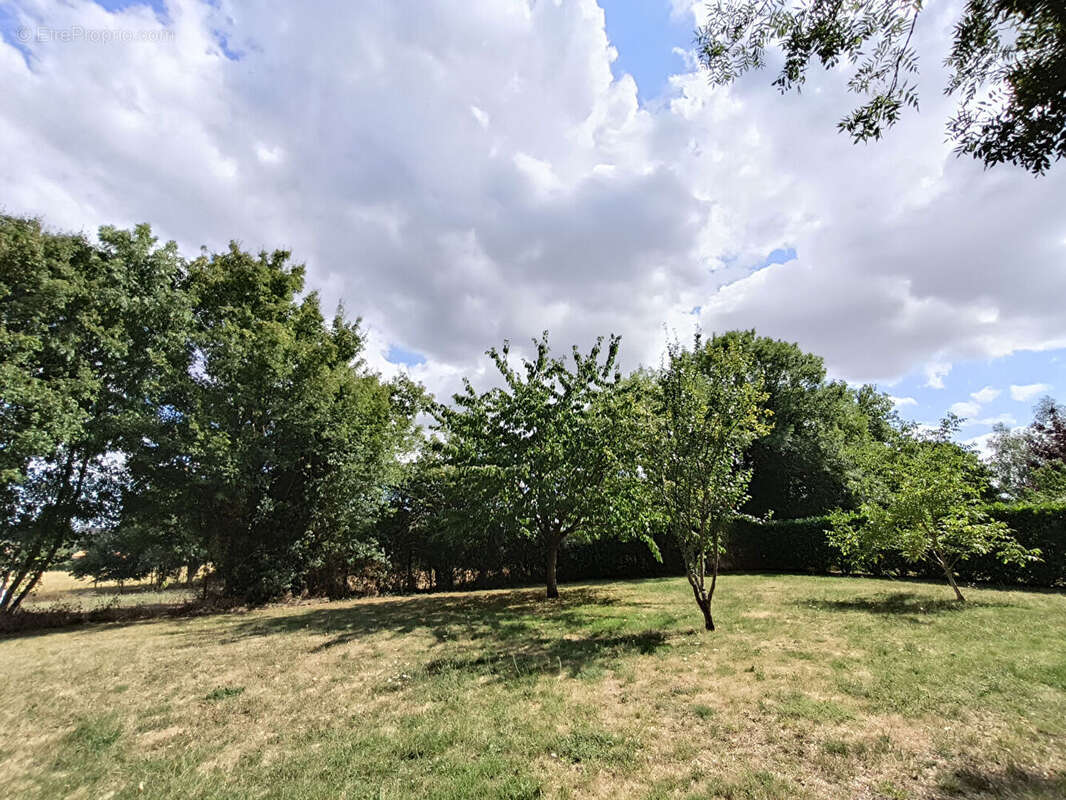 Maison à SAINT-MARTIN-DE-SAINT-MAIXENT