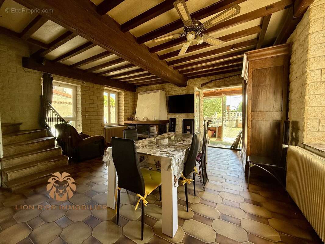 Maison à MARCILLY-D&#039;AZERGUES