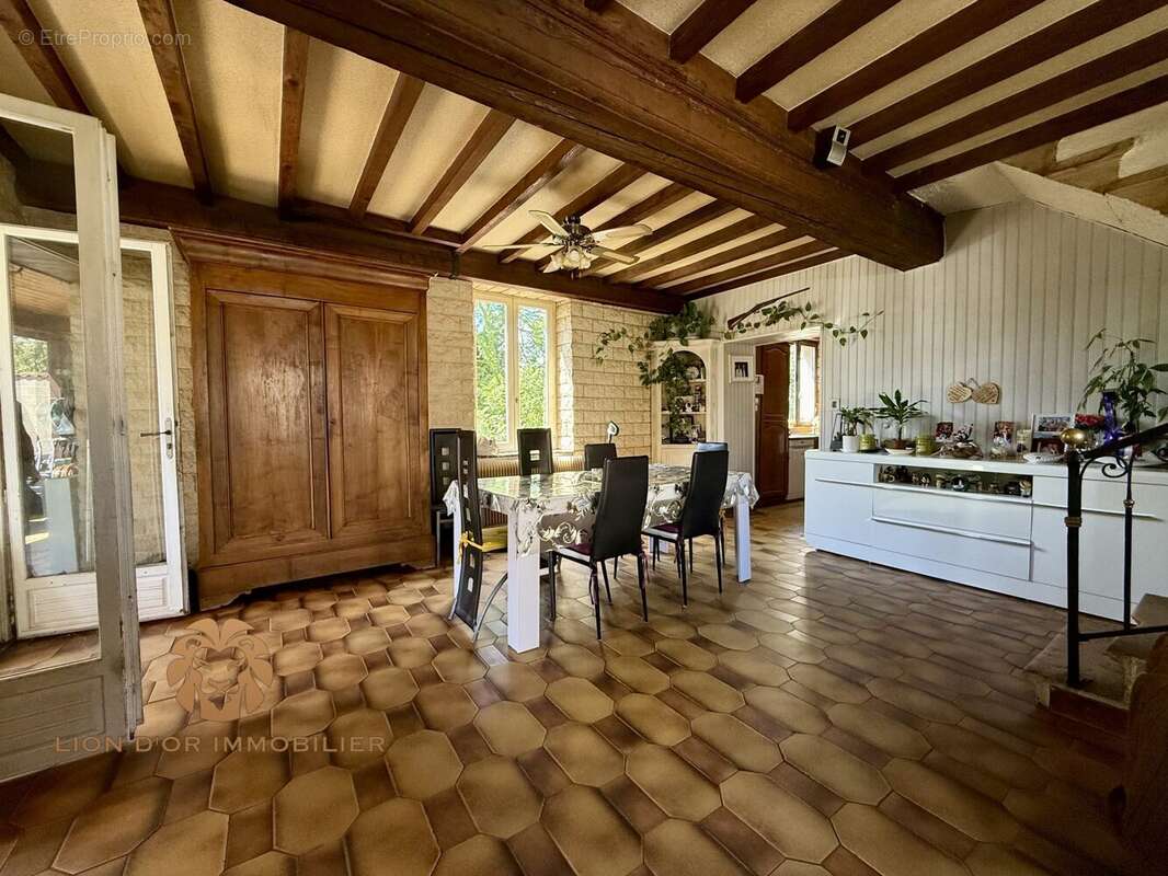 Maison à MARCILLY-D&#039;AZERGUES