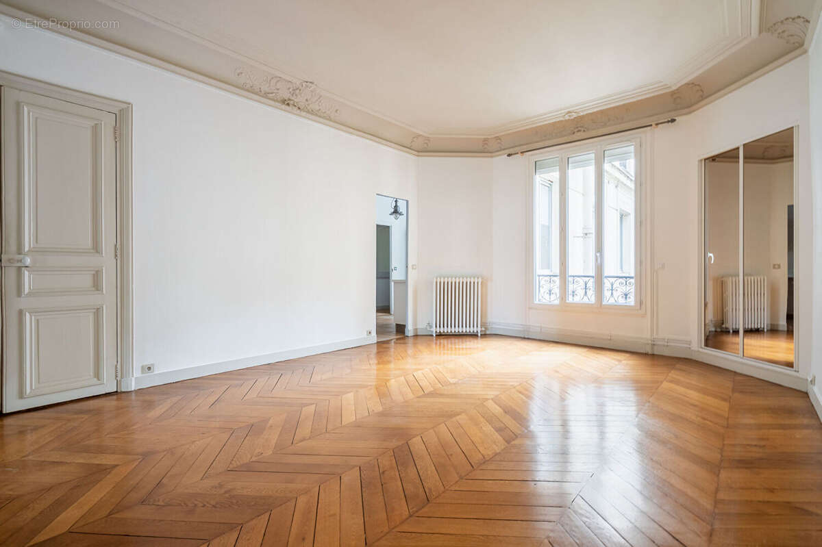 Appartement à PARIS-9E