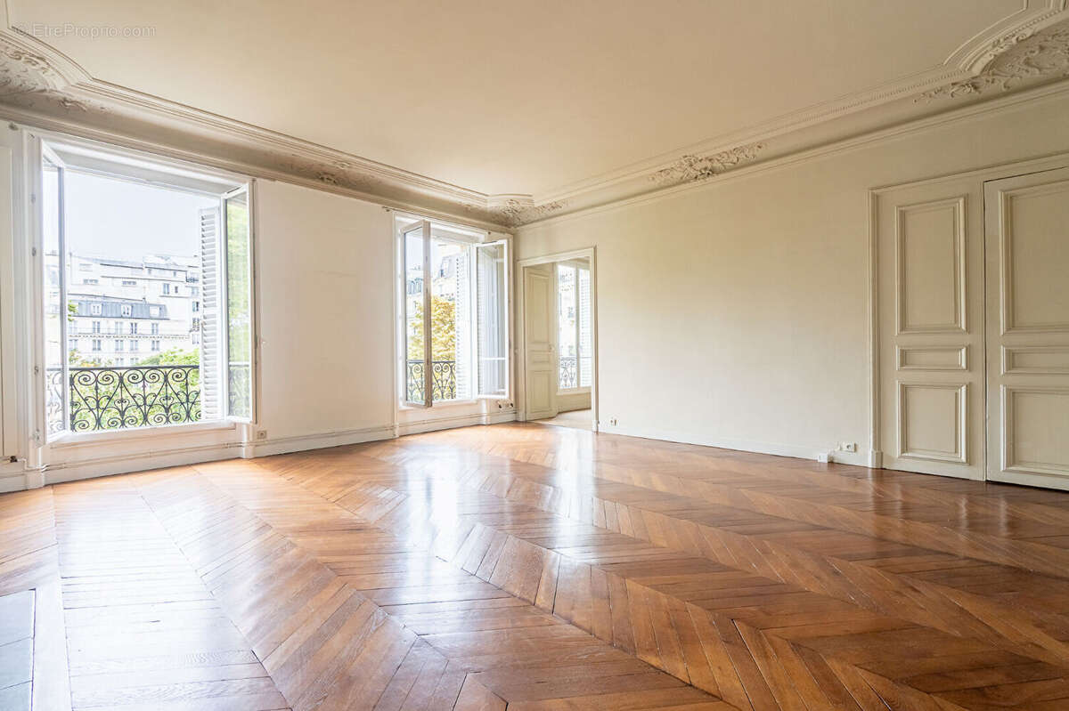 Appartement à PARIS-9E