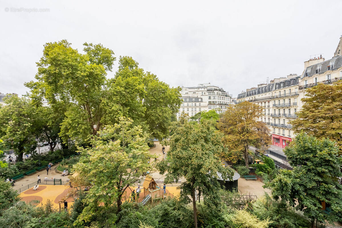 Appartement à PARIS-9E