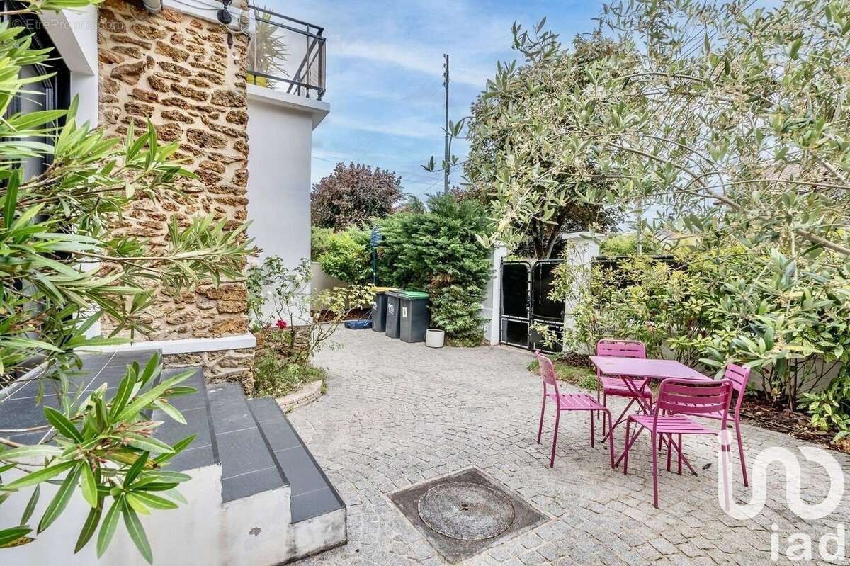 Photo 2 - Maison à SAINT-MAUR-DES-FOSSES