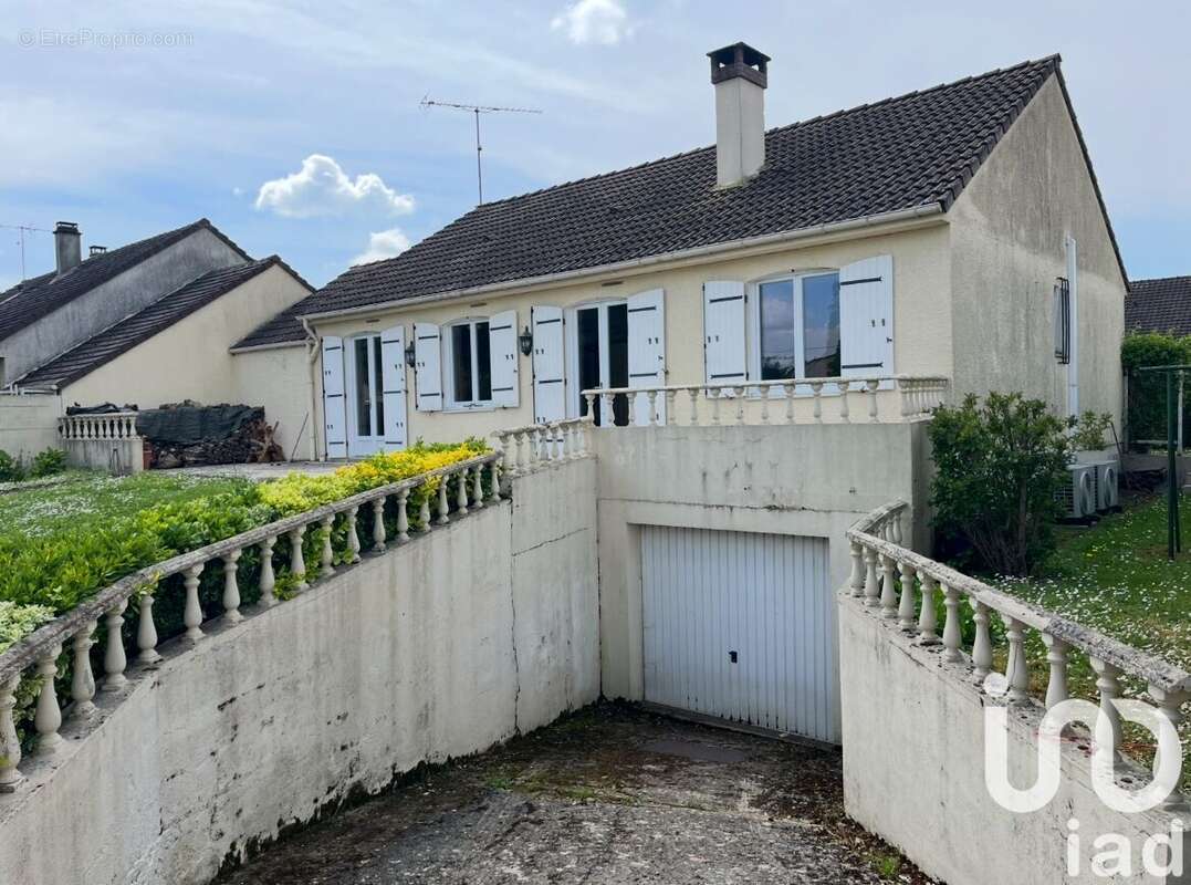 Photo 2 - Maison à TOUQUIN