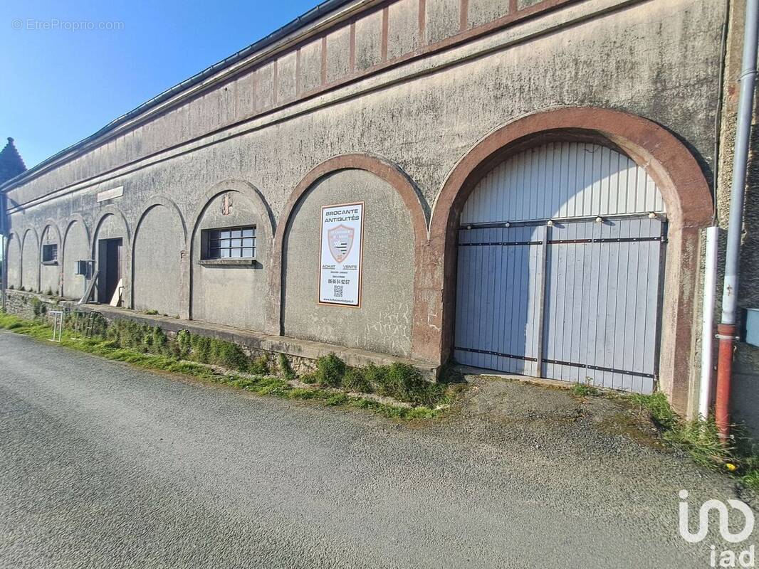 Photo 1 - Commerce à MEDREAC