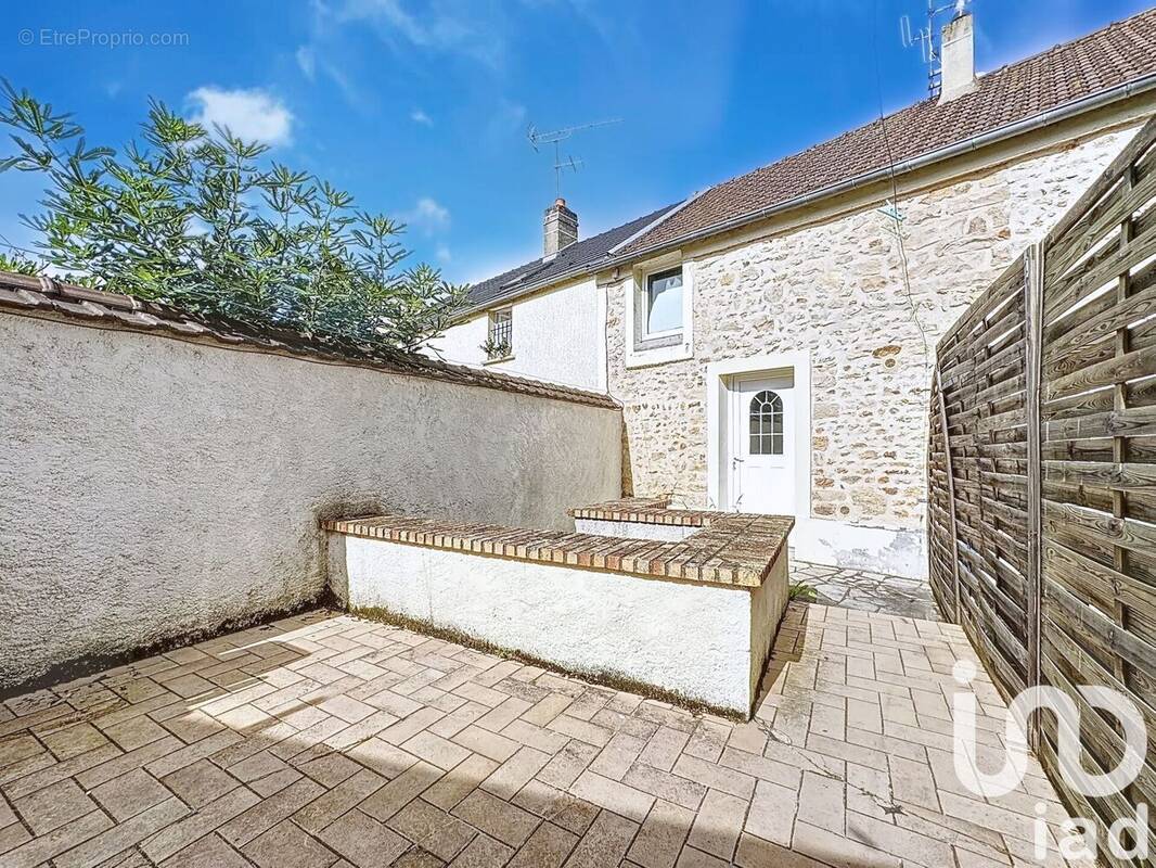 Photo 1 - Maison à BALLANCOURT-SUR-ESSONNE