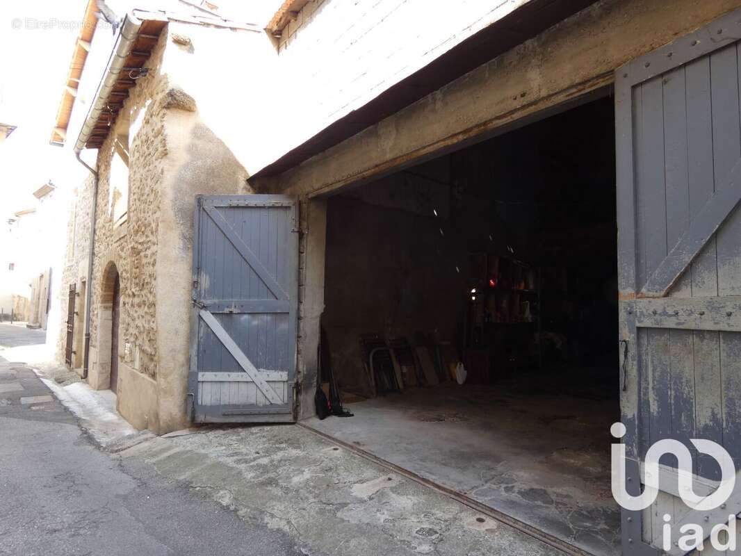 Photo 7 - Parking à SORGUES