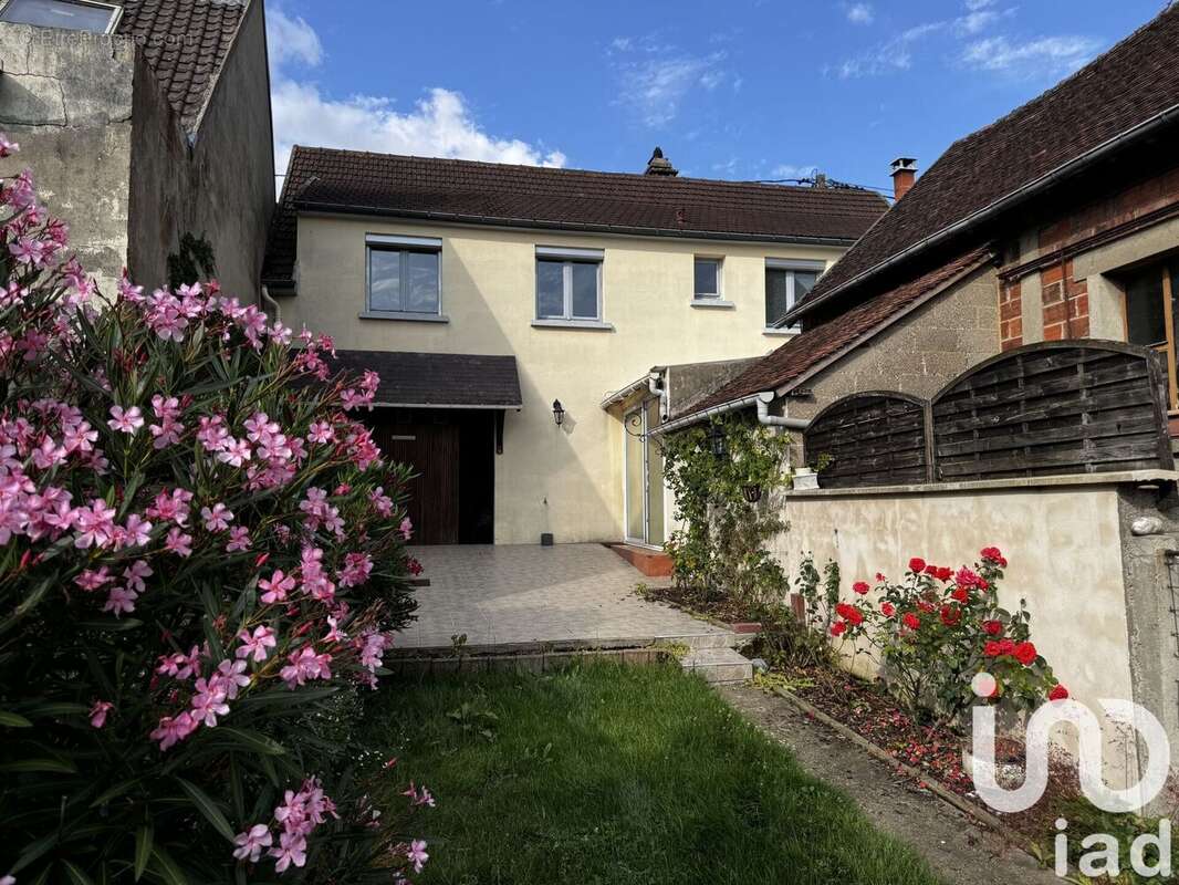 Photo 1 - Maison à BEAUVAIS