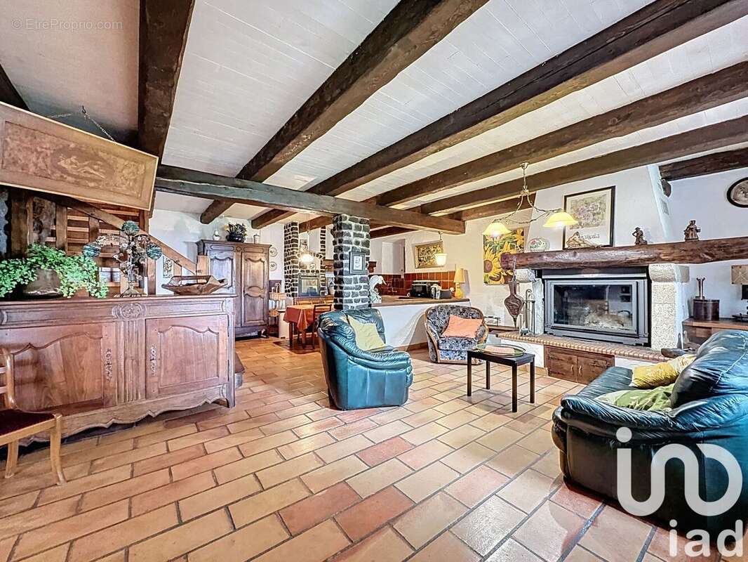 Photo 2 - Maison à LACHAMP-RAPHAEL