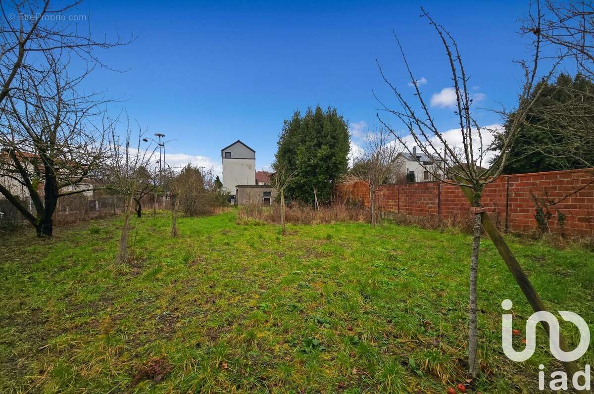 Photo 2 - Terrain à RUEIL-MALMAISON