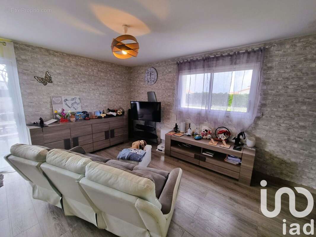 Photo 2 - Maison à LES LANDES-GENUSSON