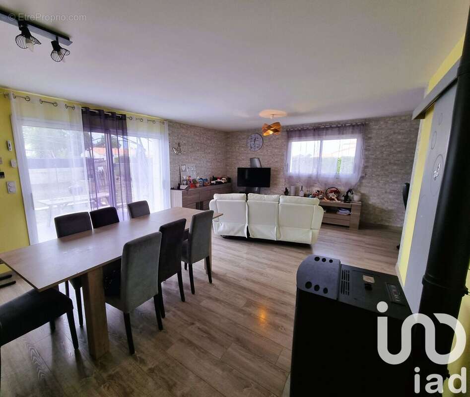 Photo 4 - Maison à LES LANDES-GENUSSON