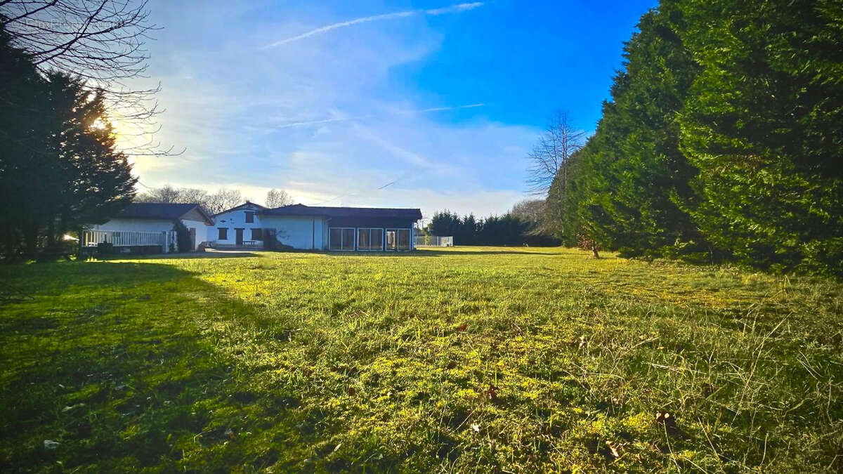 Maison à SAUBRIGUES