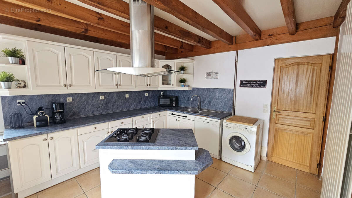 Maison à SAUBRIGUES