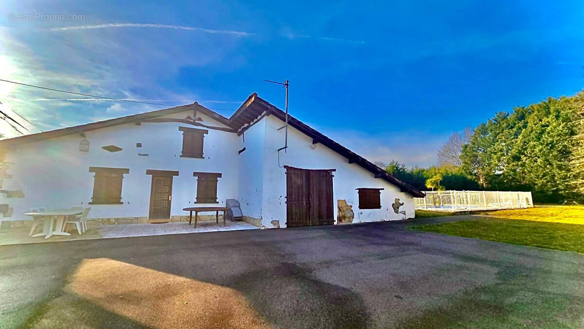 Maison à SAUBRIGUES