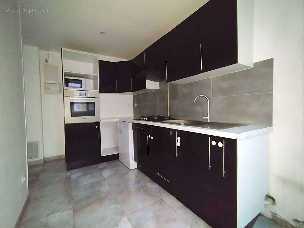 Appartement à COURBEVOIE