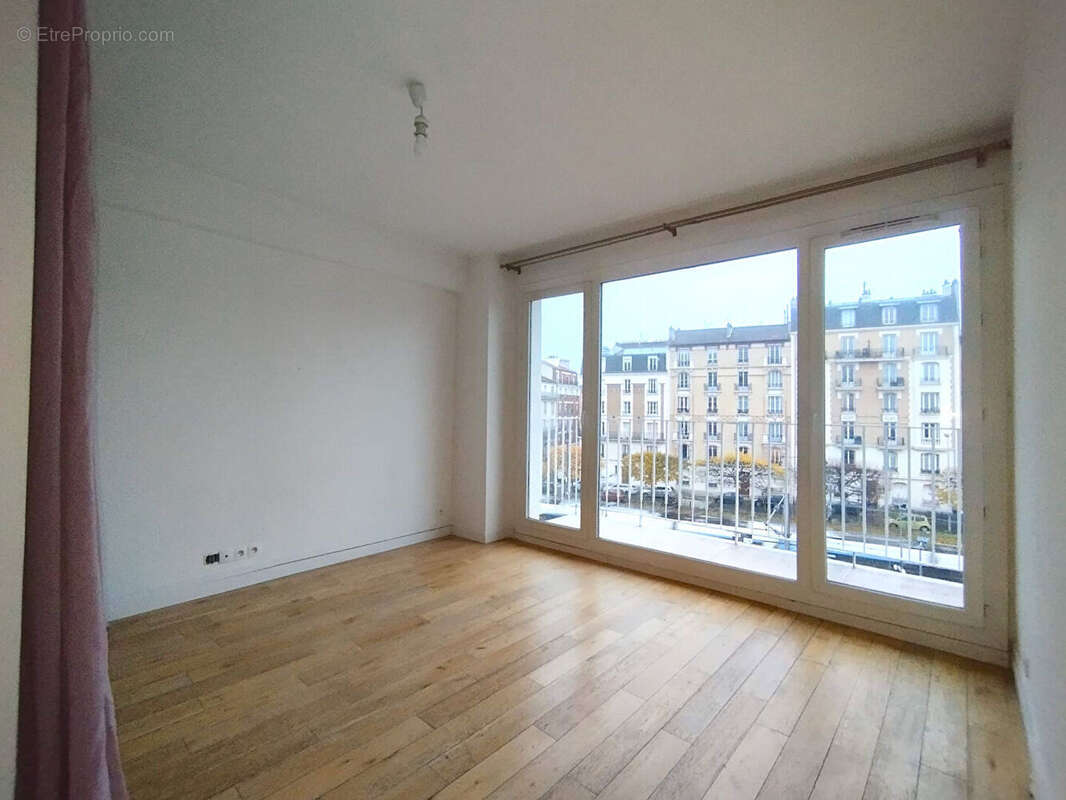 Appartement à COURBEVOIE