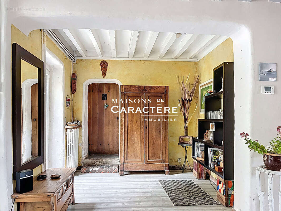 Maison à MORAINVILLIERS