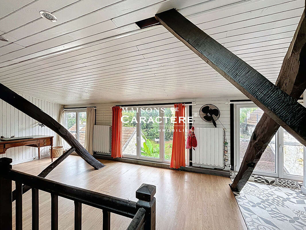 Maison à VERNEUIL-SUR-SEINE