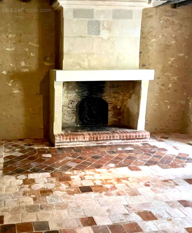 Maison à MOULIHERNE