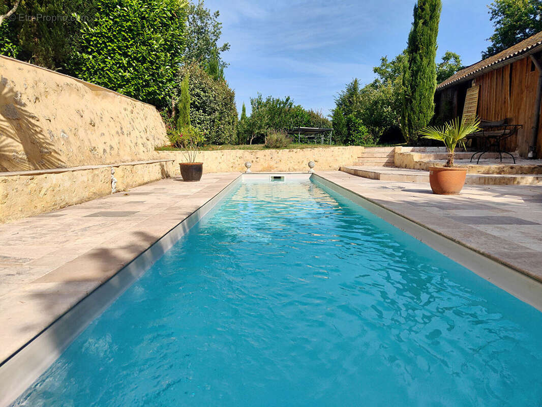 Maison à MOULIHERNE