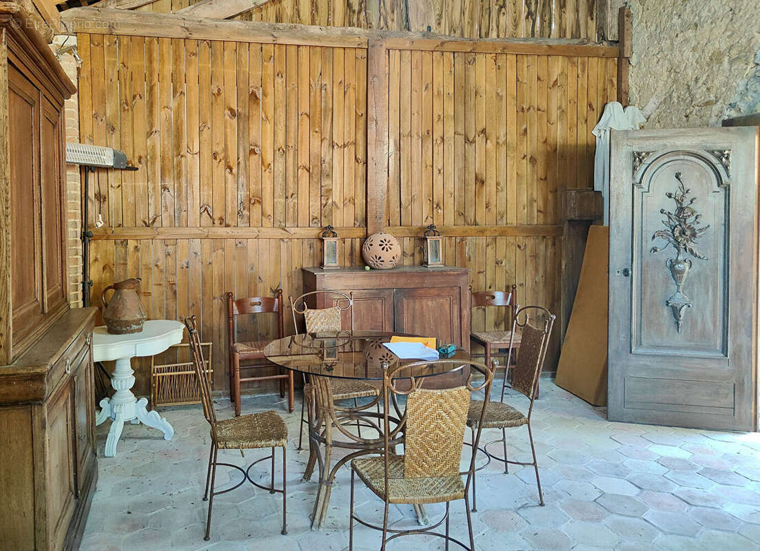 Maison à MOULIHERNE