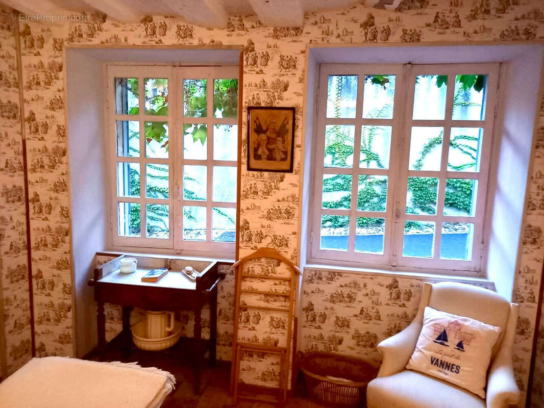 Maison à MOULIHERNE