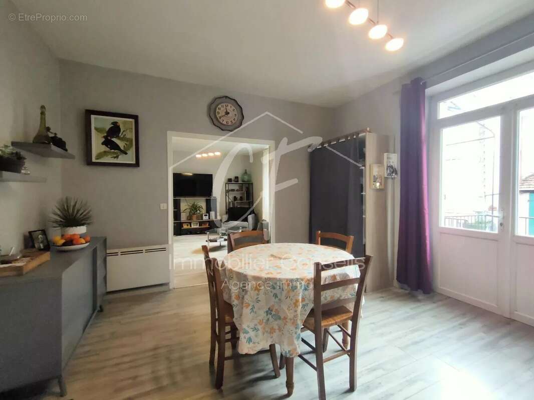 Maison à DECAZEVILLE