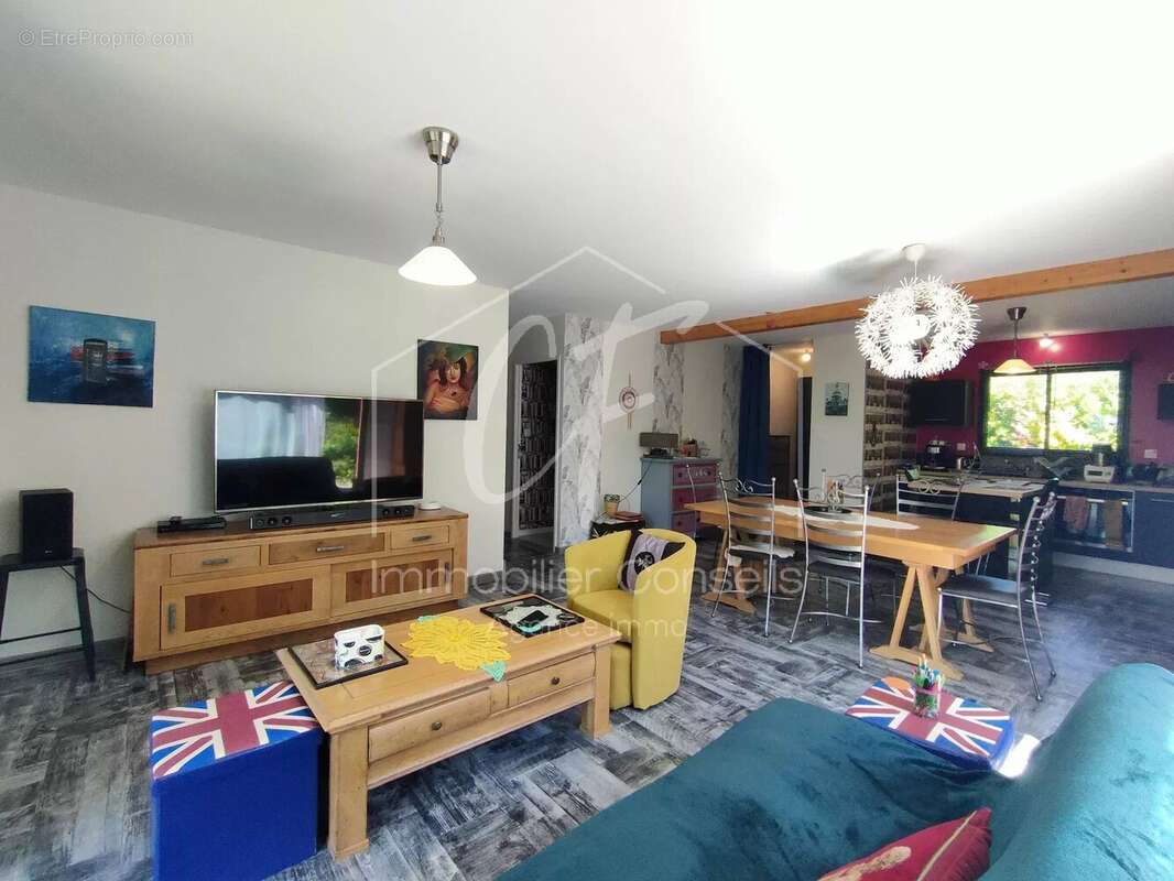 Maison à TREMOUILLES