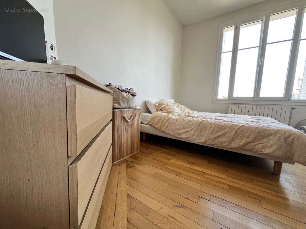 Chambre 1 - Appartement à TOURS