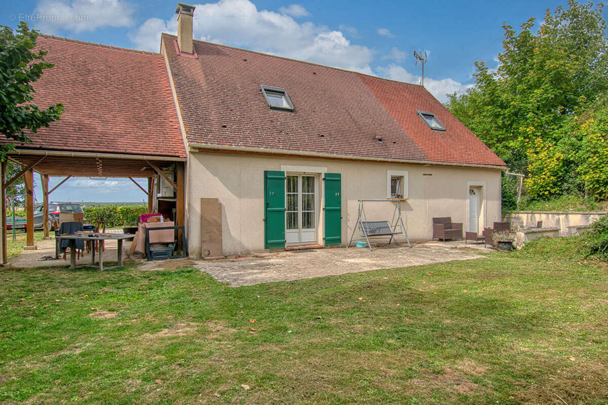 Maison à SAINT-PIERRE-LES-NEMOURS