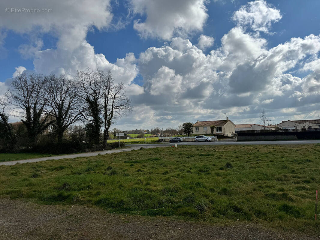 Terrain à L&#039;HERBERGEMENT