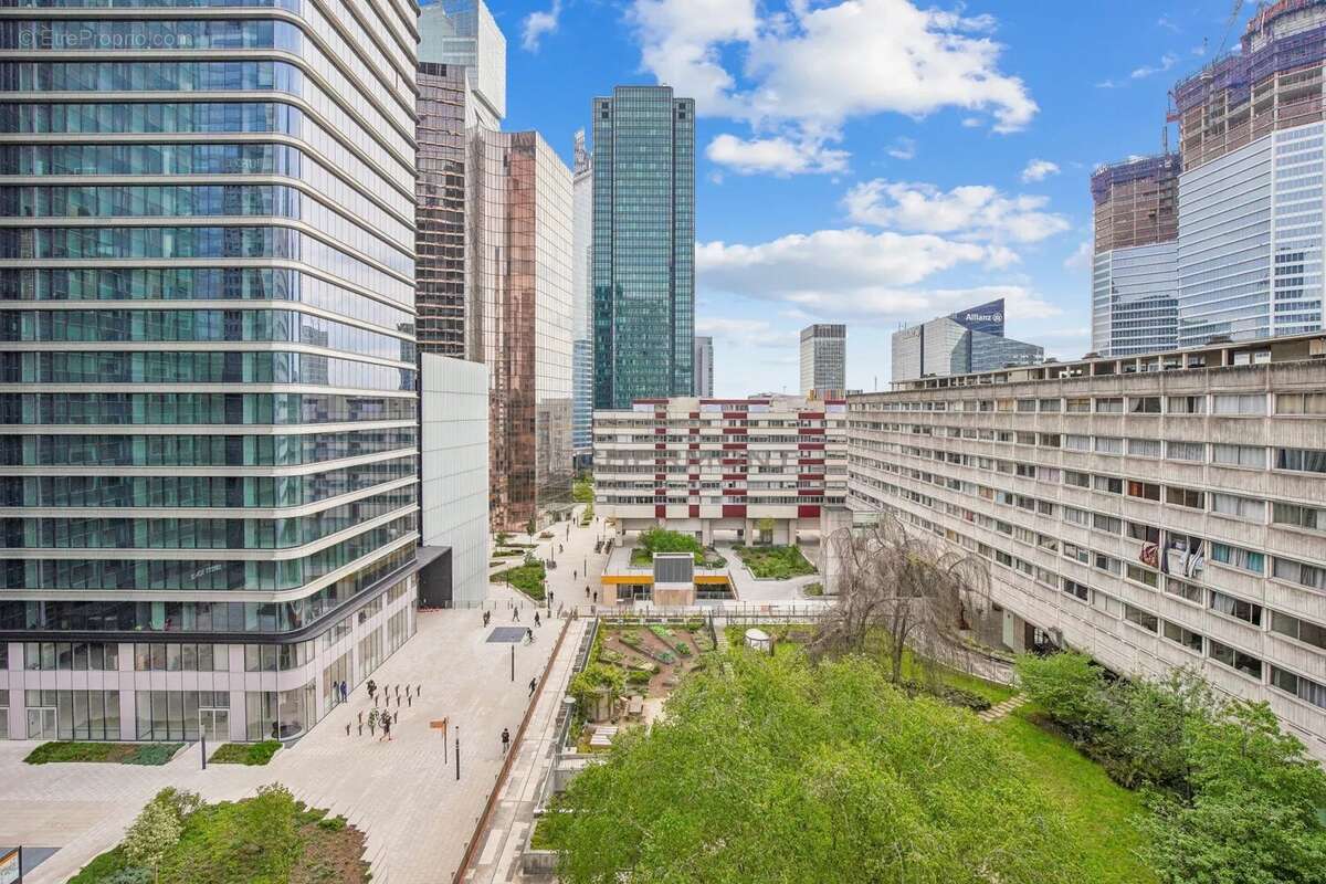 Appartement à COURBEVOIE