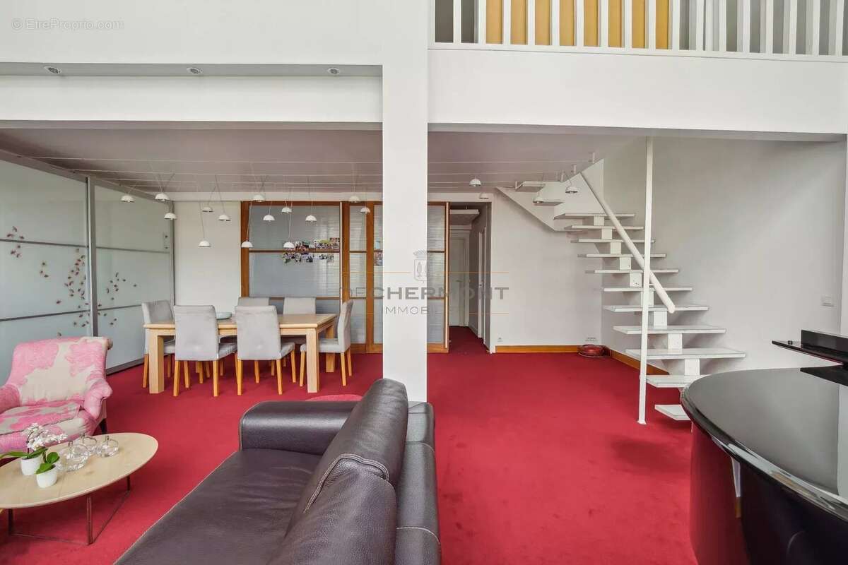 Appartement à COURBEVOIE