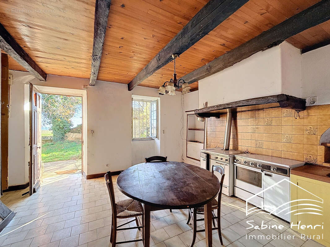 Maison à JOUQUEVIEL