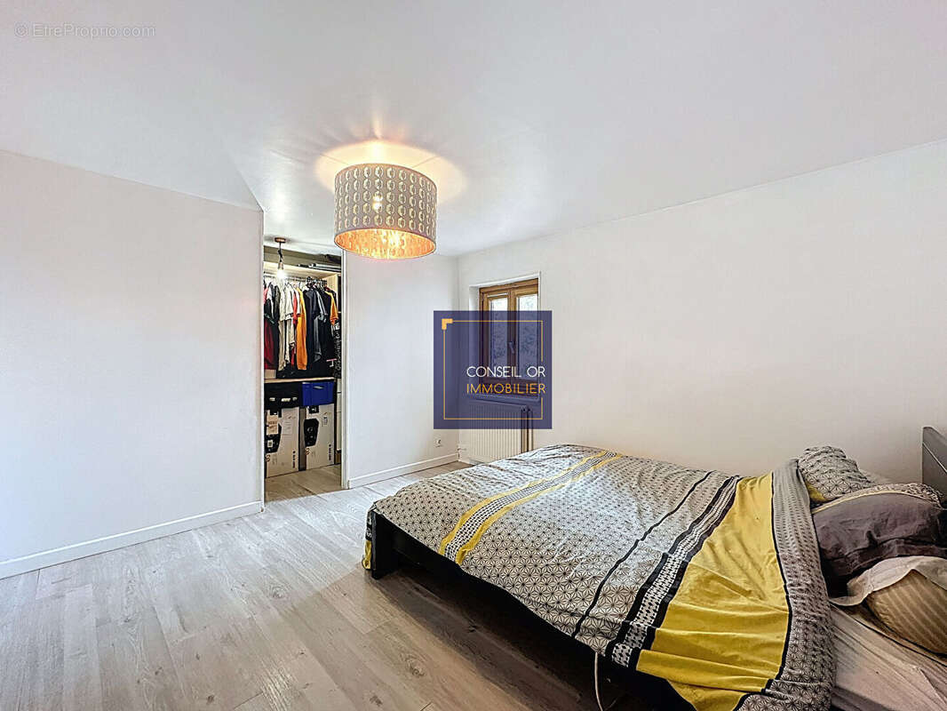 Appartement à PIERRE-BENITE